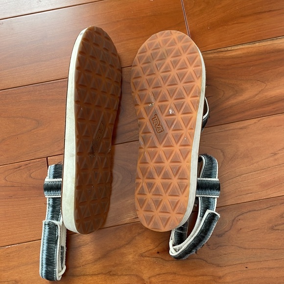 Teva sandals - Picture 2 of 3